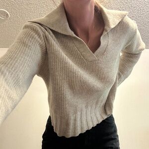 OLIVE Wool Pullover in Beige